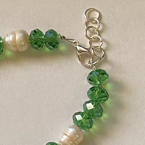 Freshwater Pearl & Green Crystal Glass Bracelet - Picture 4 of 6